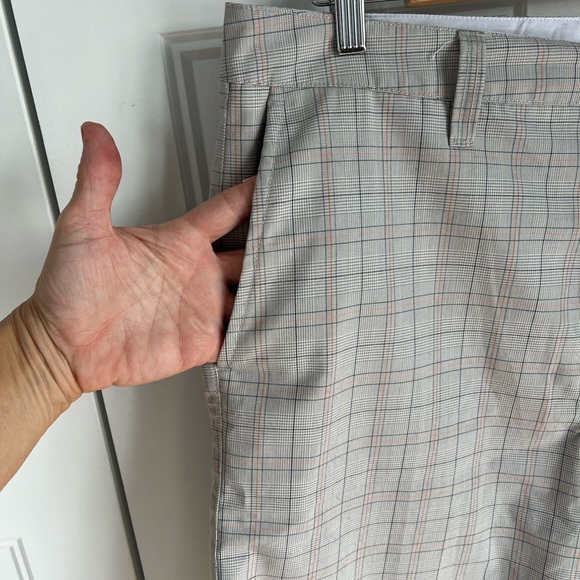 Hurley golf shorts - Picture 2 of 10